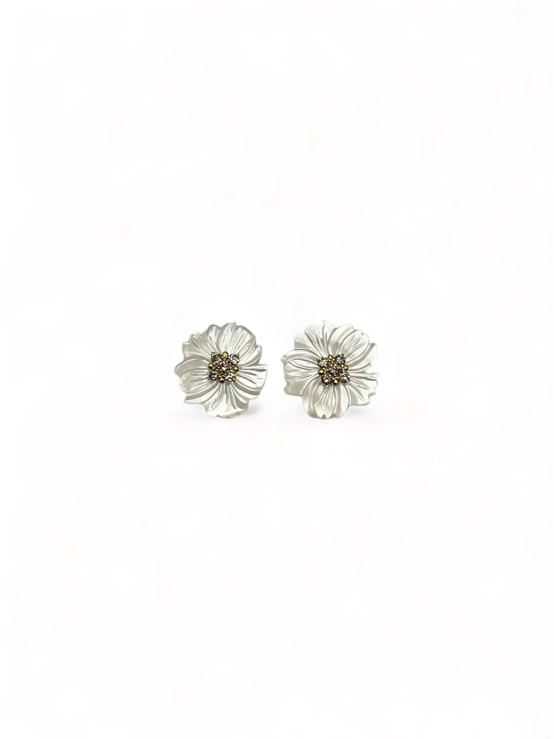 MOP FLOWER SETTING STUD EARRINGS